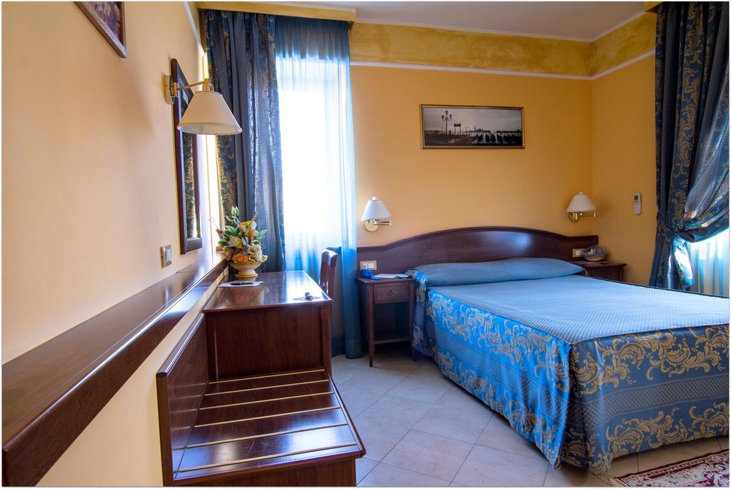 B&B Degli Amici Ciampino Bilik gambar